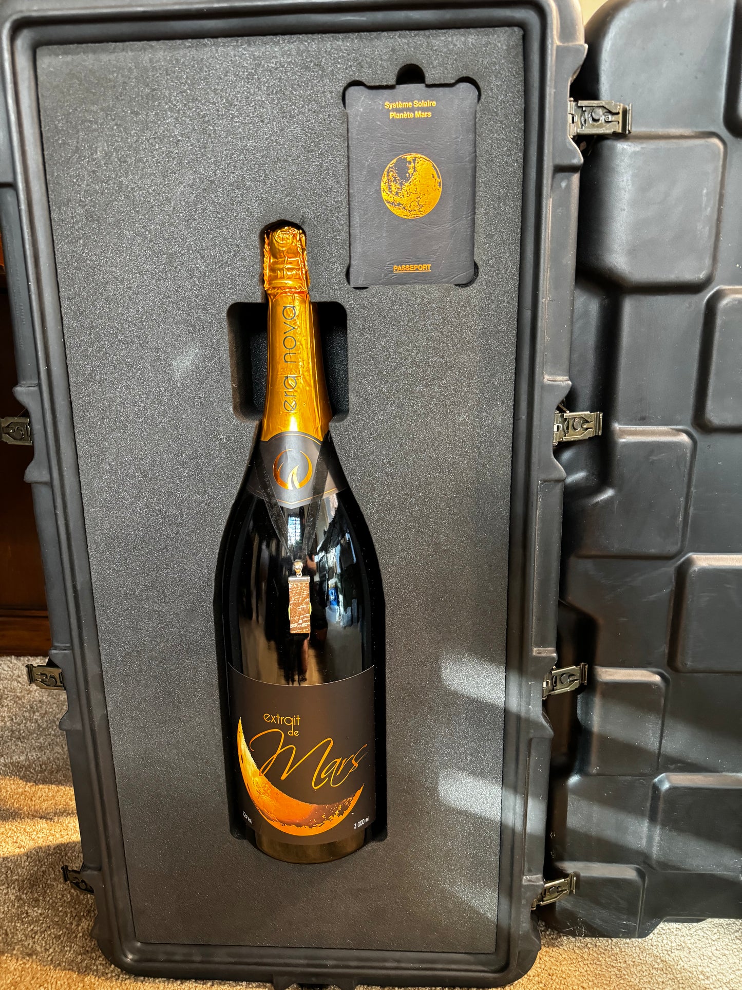 Martian LA001 Infused Champange with Flight Case and Passport